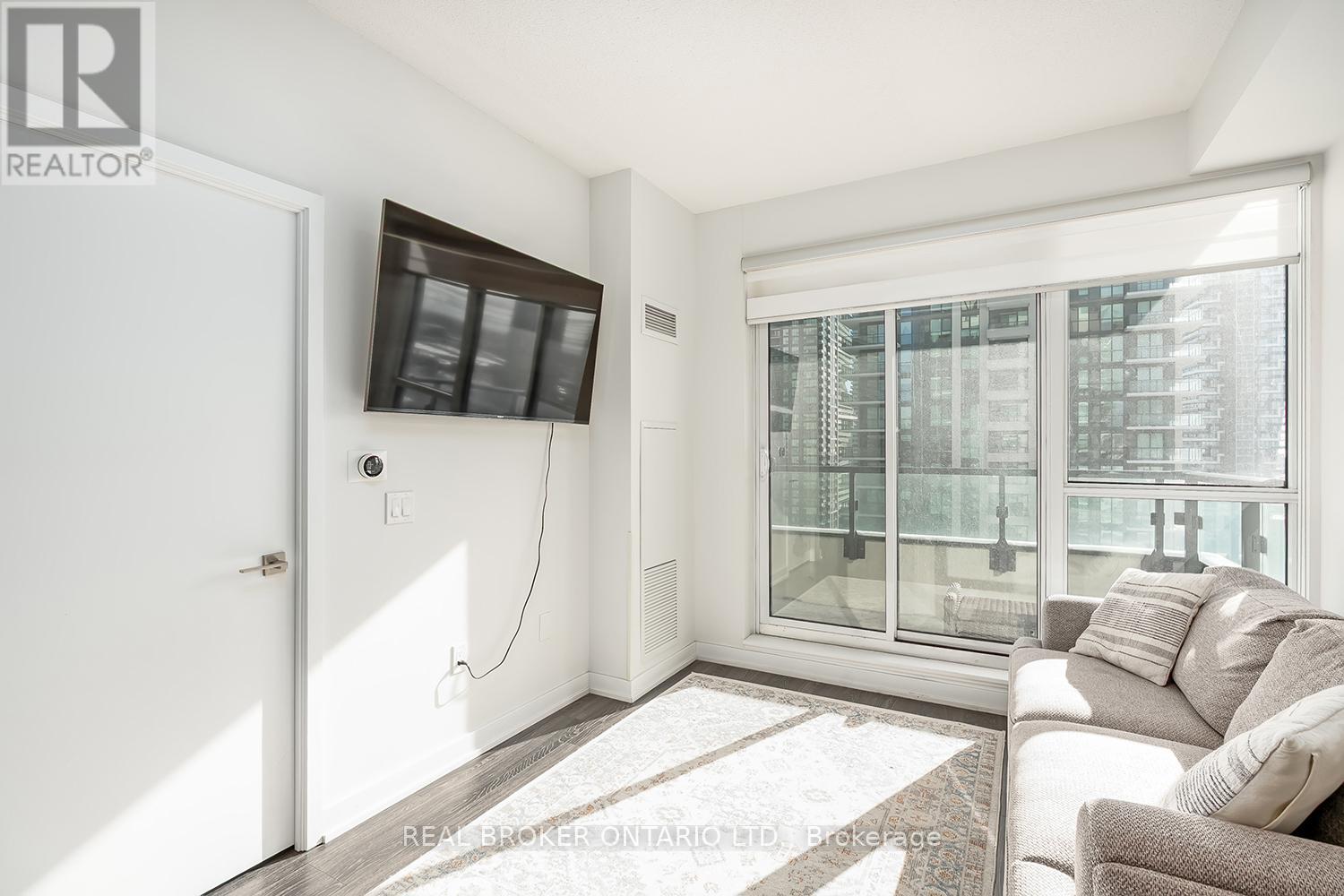 1808 - 4085 Parkside Village Drive, Mississauga, Ontario  L5B 0K9 - Photo 12 - W12693706