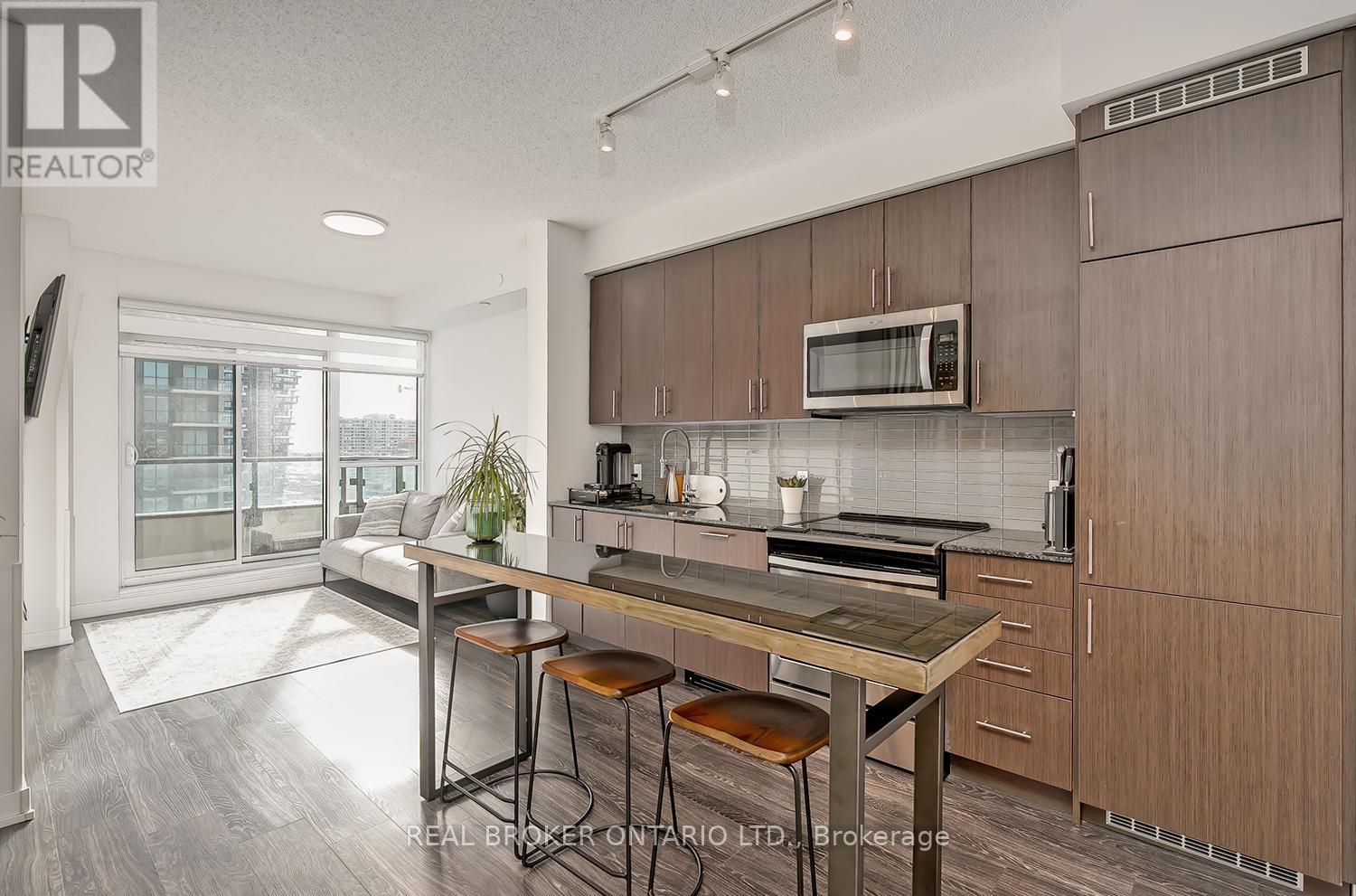 1808 - 4085 Parkside Village Drive, Mississauga, Ontario  L5B 0K9 - Photo 6 - W12693706