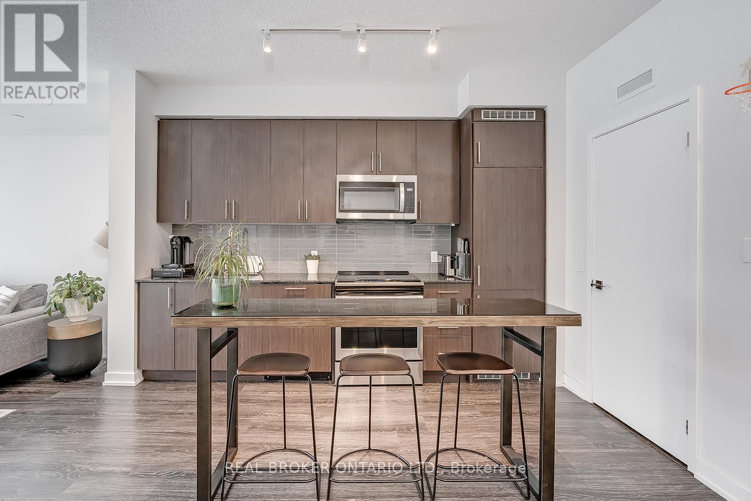 1808 - 4085 Parkside Village Drive, Mississauga, Ontario  L5B 0K9 - Photo 7 - W12693706