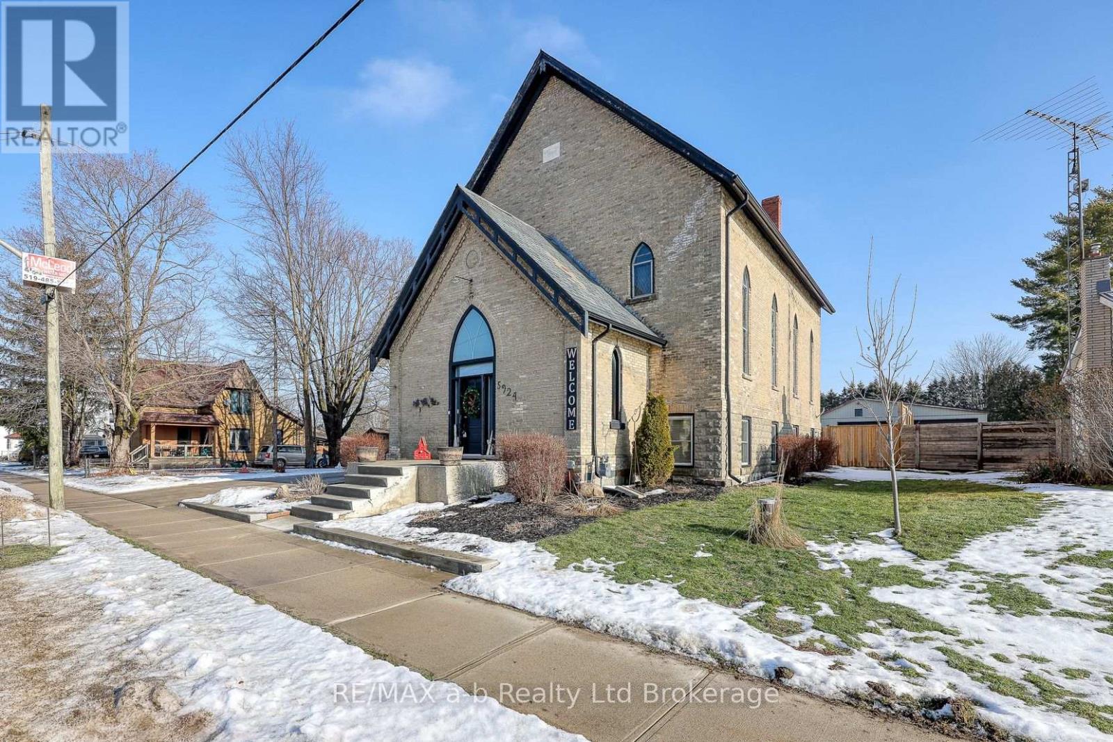 5924 Putnam Road, Thames Centre, Ontario  N0L 2J0 - Photo 1 - X12473804