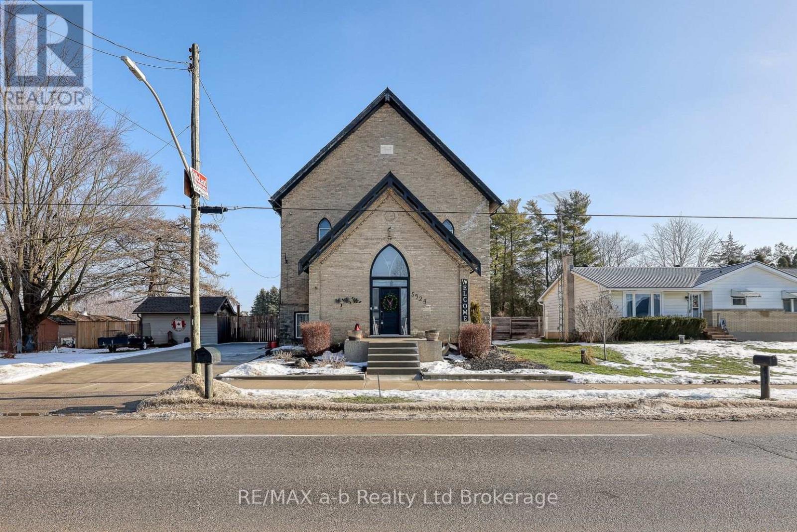 5924 Putnam Road, Thames Centre, Ontario  N0L 2J0 - Photo 2 - X12473804