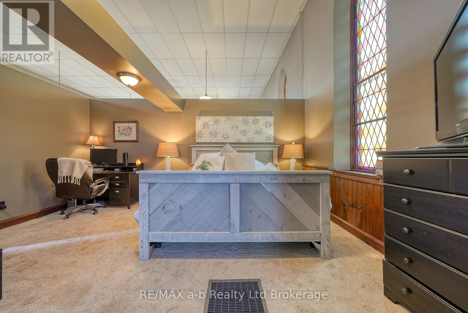 5924 Putnam Road, Thames Centre, Ontario  N0L 2J0 - Photo 17 - X12473804