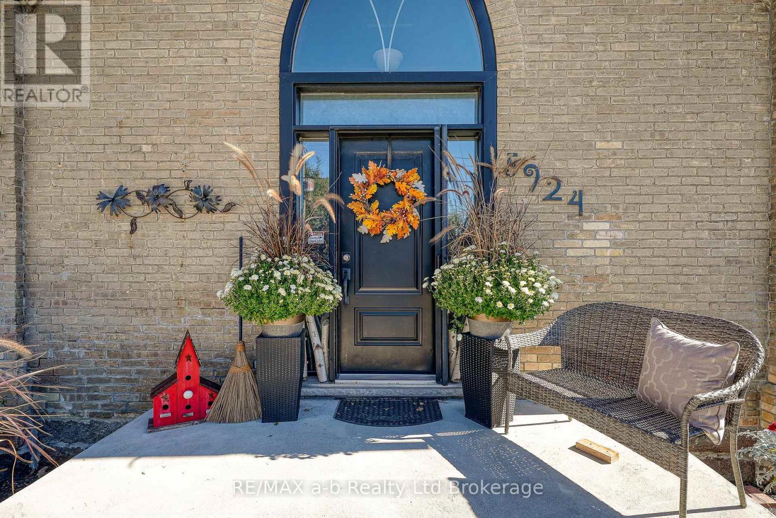 5924 Putnam Road, Thames Centre, Ontario  N0L 2J0 - Photo 37 - X12473804