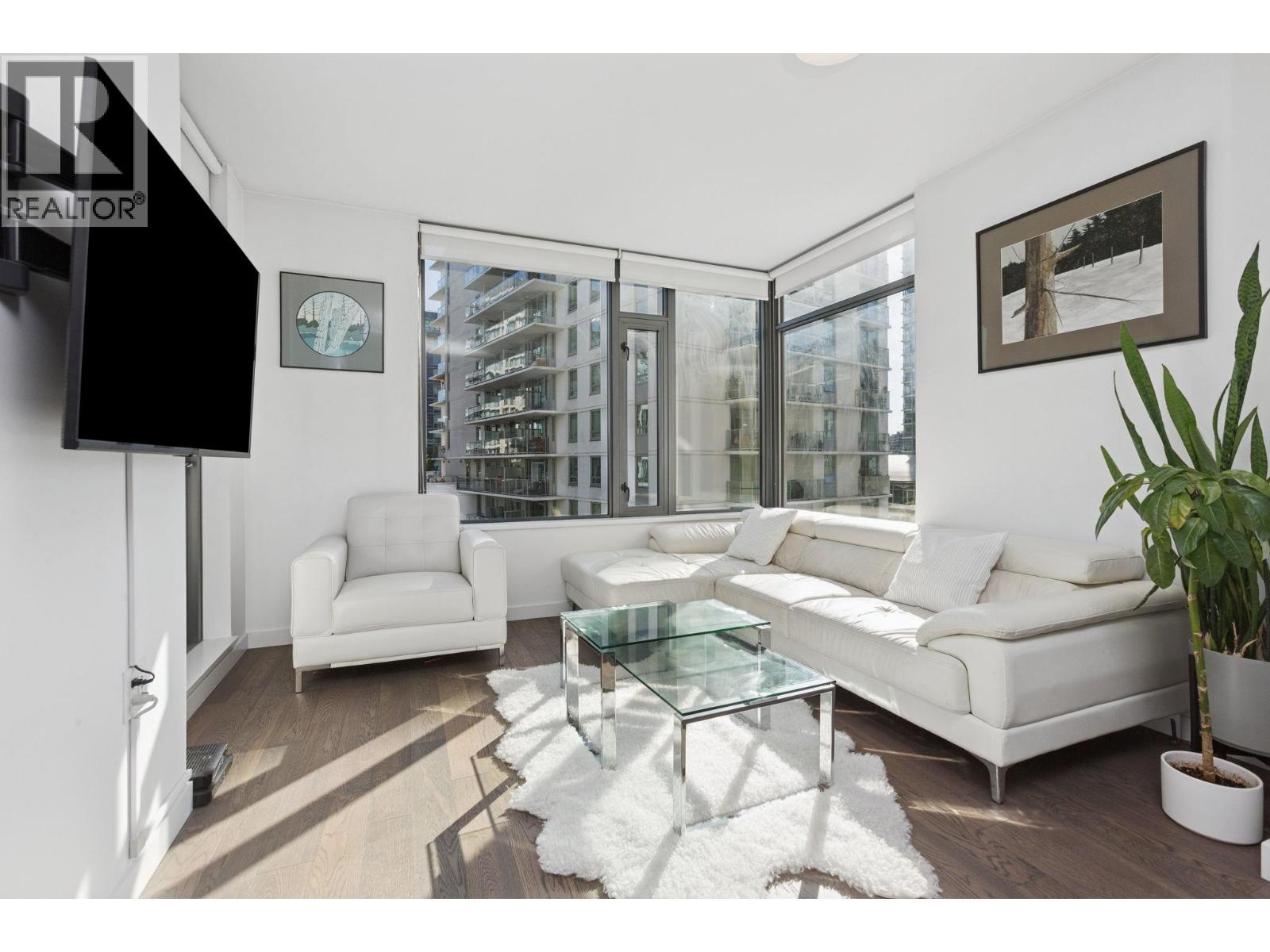 609 1688 Pullman Porter Street, Vancouver, British Columbia  V6A 0H4 - Photo 2 - R3079319