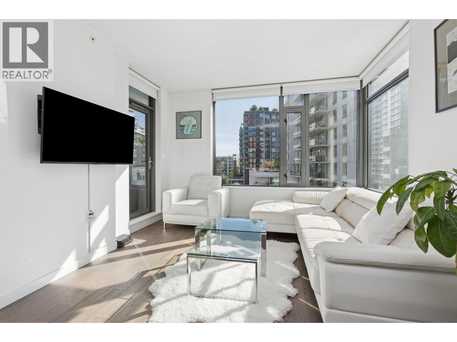 609 1688 Pullman Porter Street, Vancouver, British Columbia  V6A 0H4 - Photo 3 - R3079319