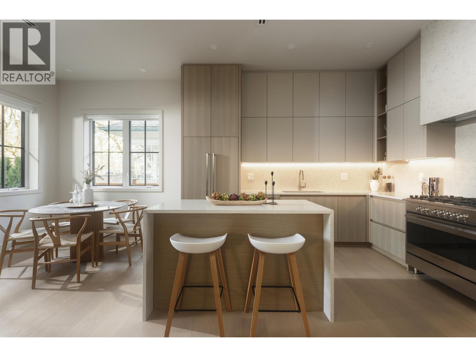 2136 E 10th Avenue, Vancouver, British Columbia  V5N 1Y1 - Photo 2 - R3079336