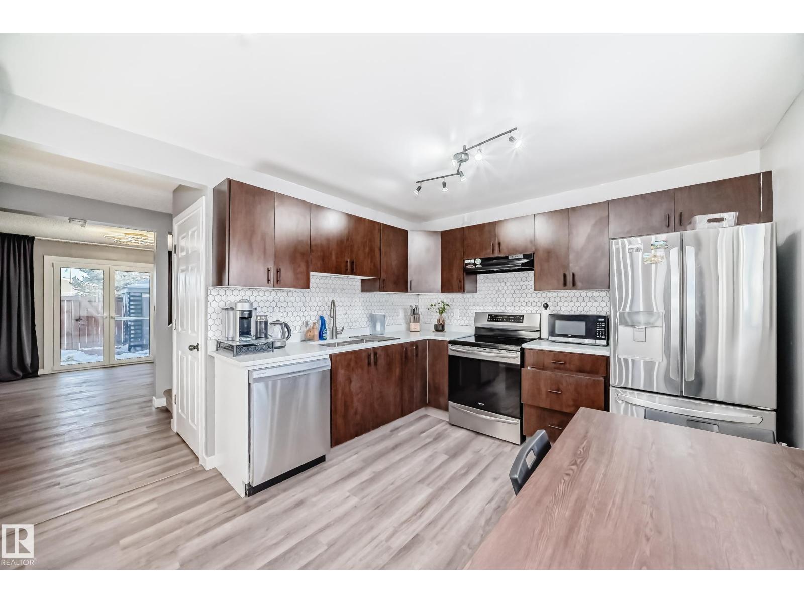 1272 Lakewood Rd W Nw, Edmonton, Alberta T6K 3P2 - Photo 4 - E4469940