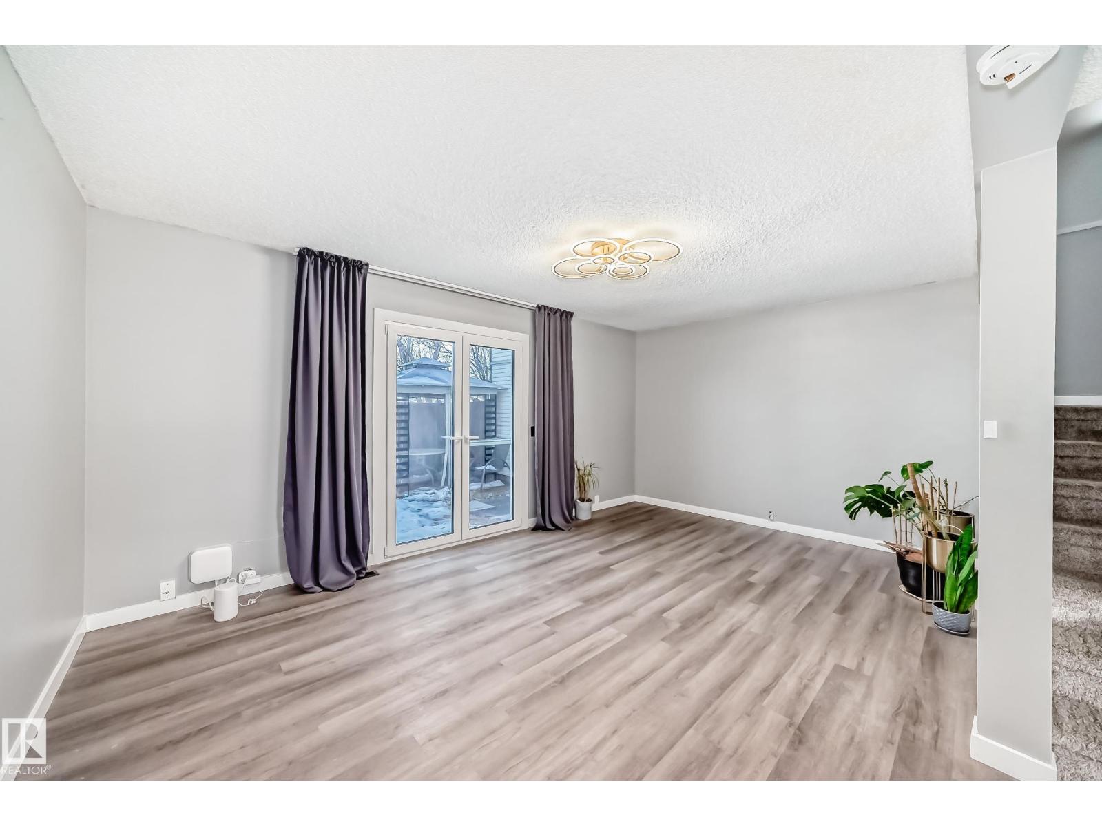 1272 Lakewood Rd W Nw, Edmonton, Alberta T6K 3P2 - Photo 8 - E4469940