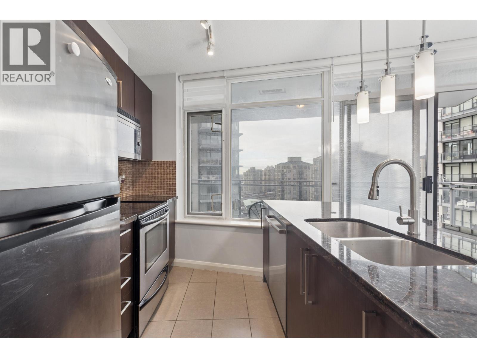 1708 888 Carnarvon Street, New Westminster, British Columbia  V3M 0C6 - Photo 6 - R3079170