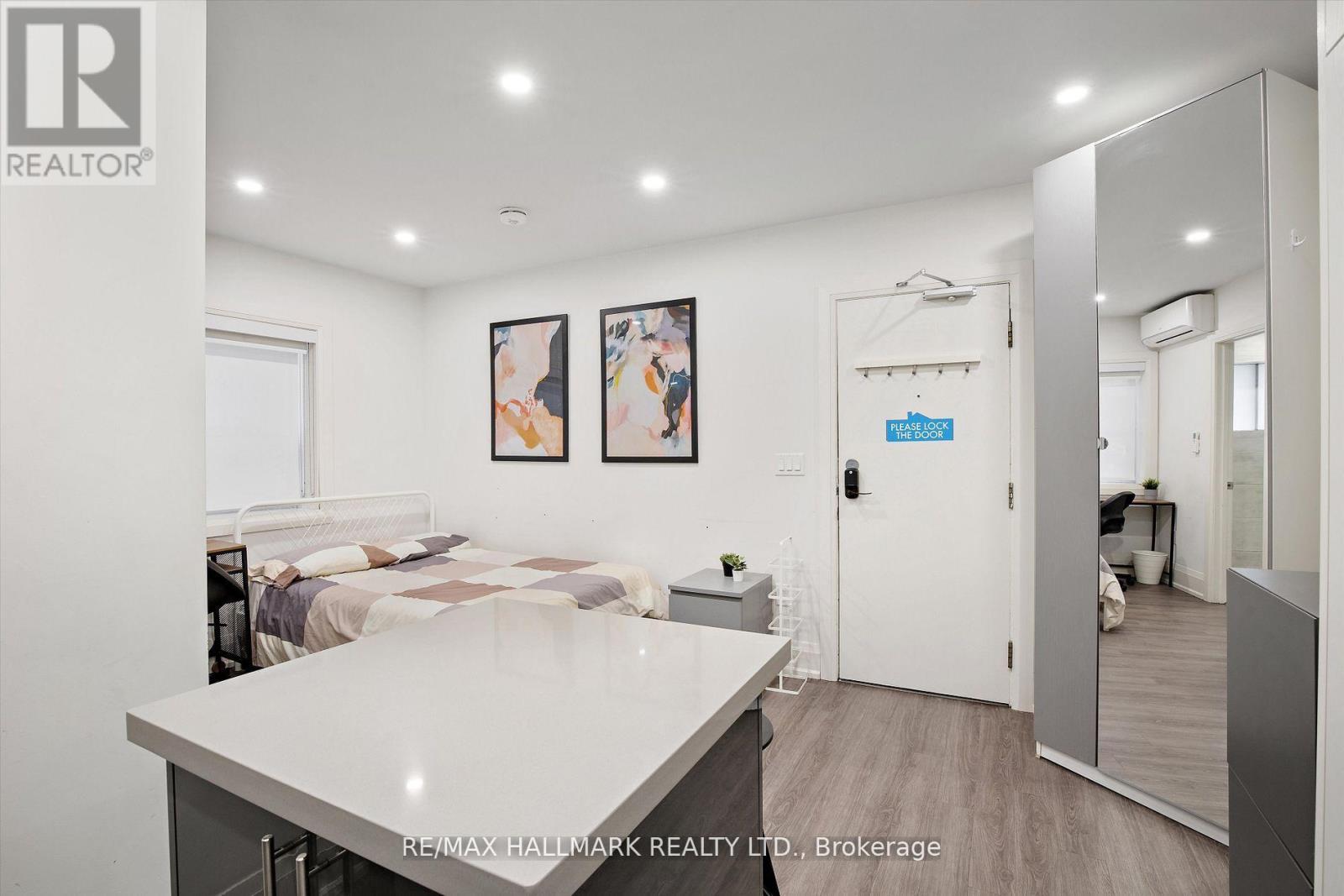 8 - 595 ST CLAIR AVENUE W, toronto (wychwood), Ontario