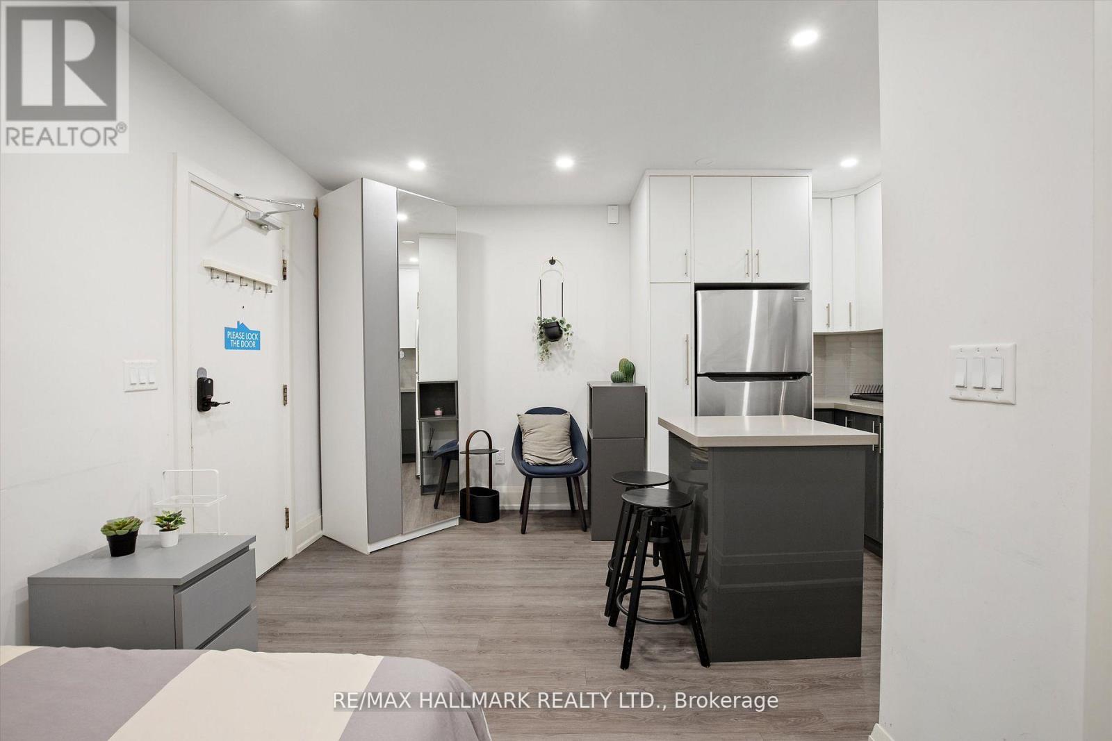 8 - 595 St Clair Avenue W, Toronto (Wychwood), Ontario  M6C 1A3 - Photo 12 - C12693772