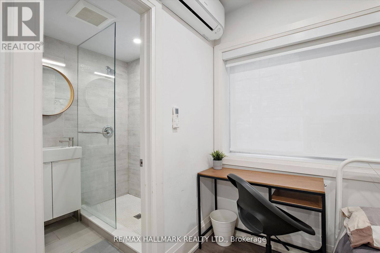 8 - 595 St Clair Avenue W, Toronto (Wychwood), Ontario  M6C 1A3 - Photo 14 - C12693772