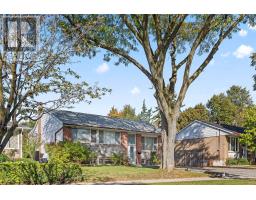 108 LYNEDOCK CRESCENT, Toronto, Ontario