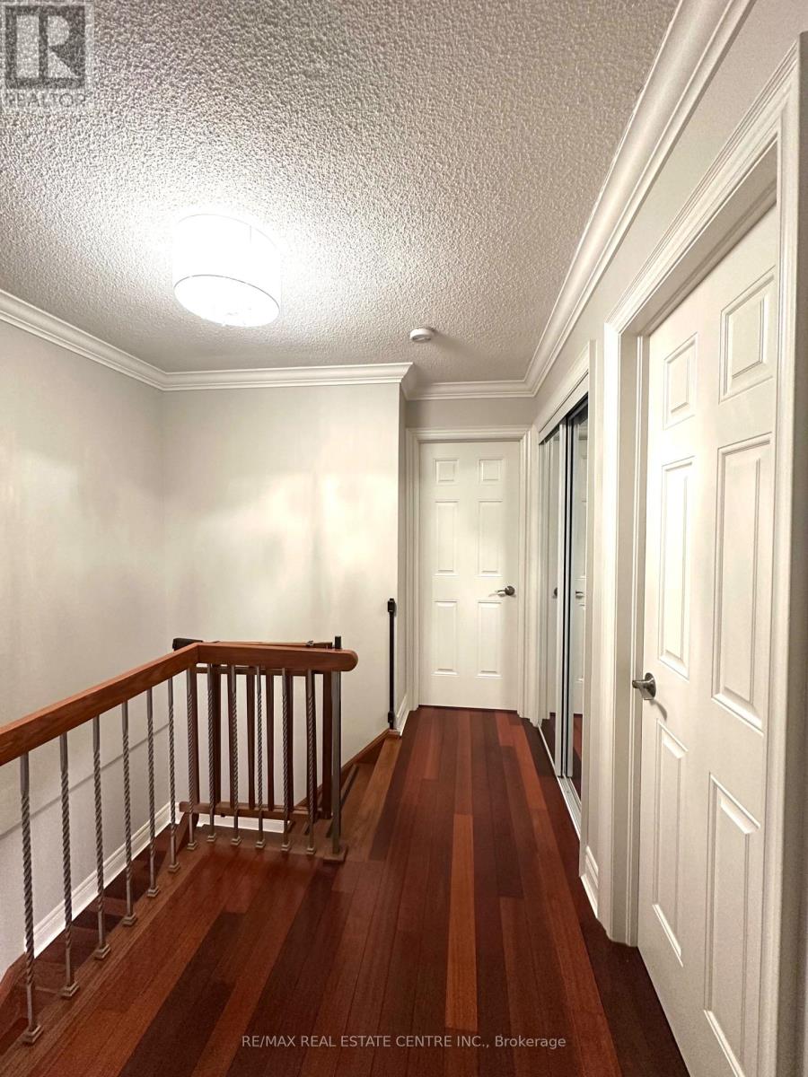 40 - 60 Hanson Road, Mississauga, Ontario  L5B 2P6 - Photo 13 - W12693738