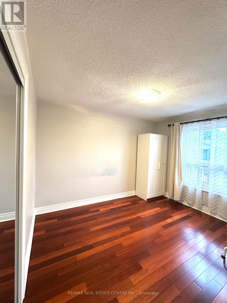 40 - 60 Hanson Road, Mississauga, Ontario  L5B 2P6 - Photo 14 - W12693738