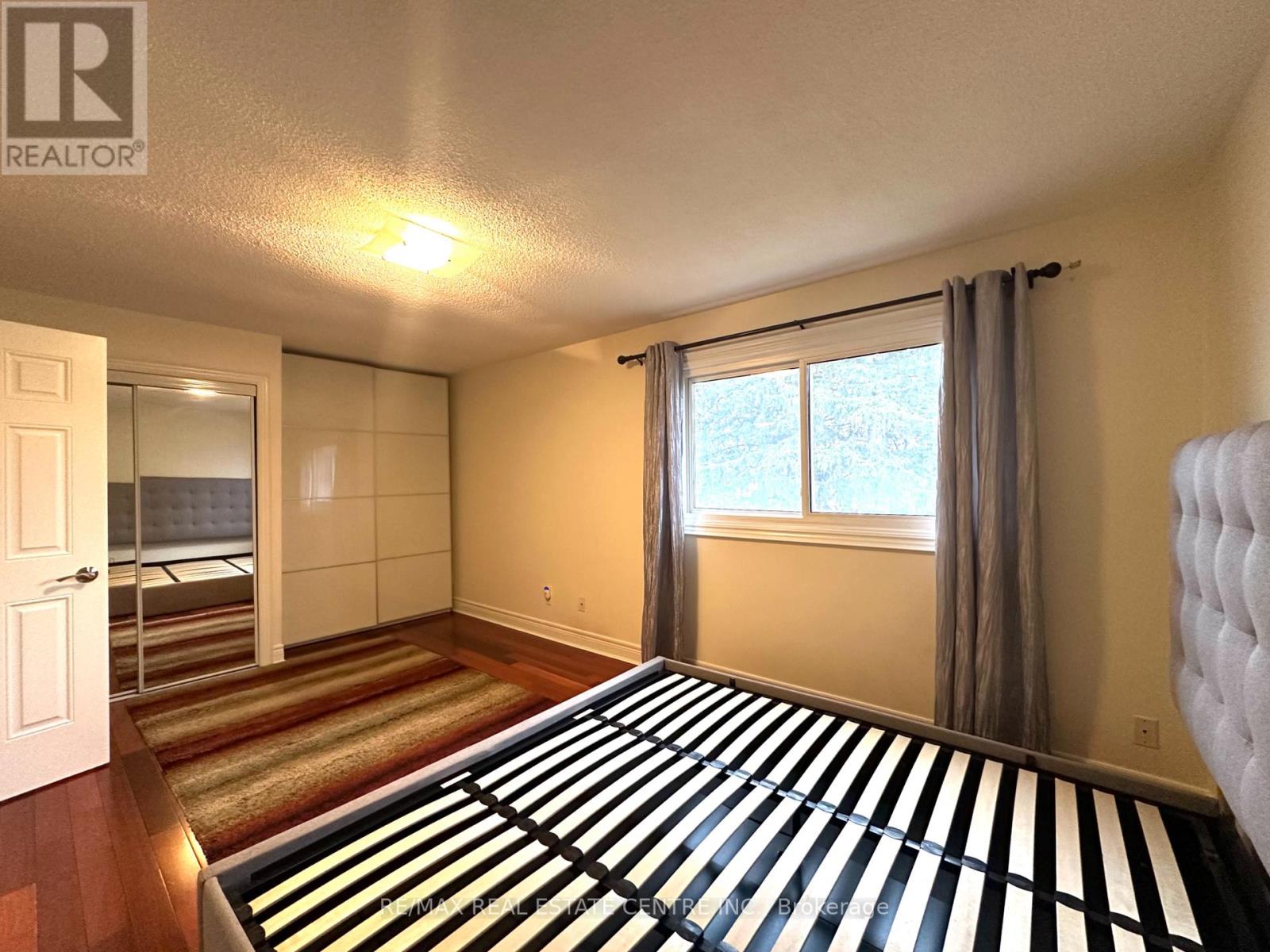 40 - 60 Hanson Road, Mississauga, Ontario  L5B 2P6 - Photo 16 - W12693738