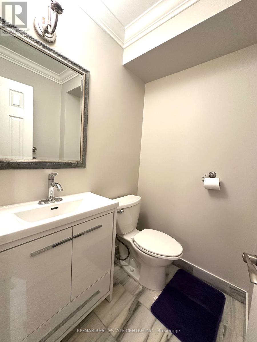 40 - 60 Hanson Road, Mississauga, Ontario  L5B 2P6 - Photo 18 - W12693738