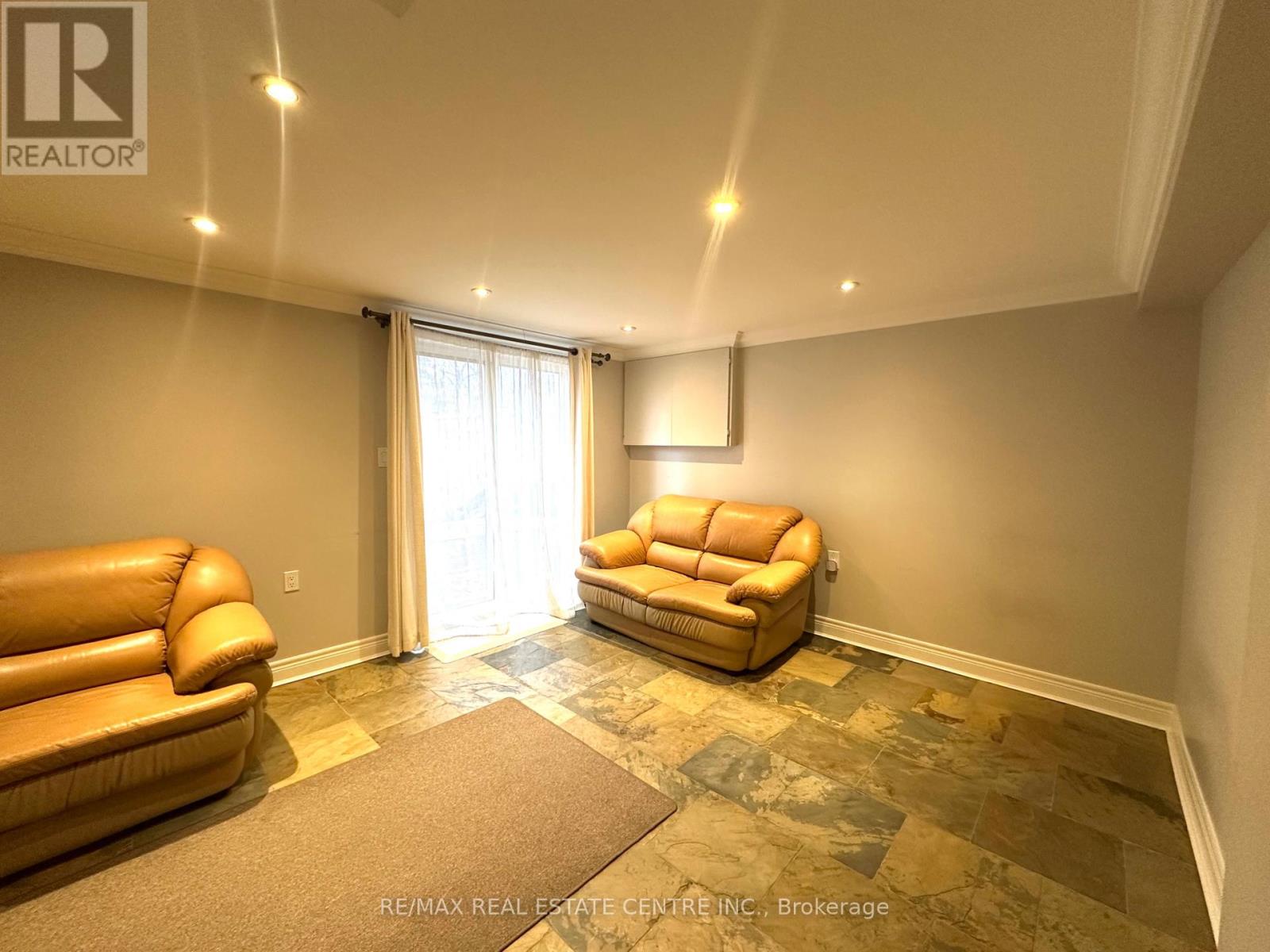 40 - 60 Hanson Road, Mississauga, Ontario  L5B 2P6 - Photo 21 - W12693738