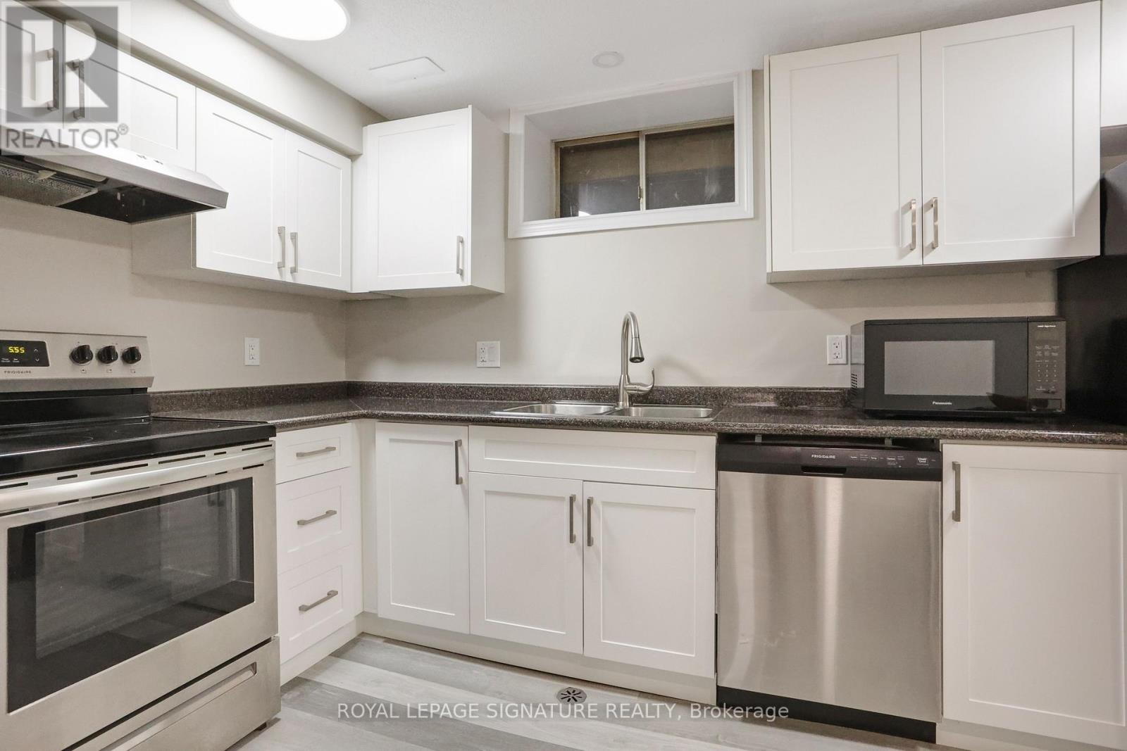 Lower - 1506 Queen's Boulevard, Kitchener, Ontario  N2M 1E4 - Photo 19 - X12693732