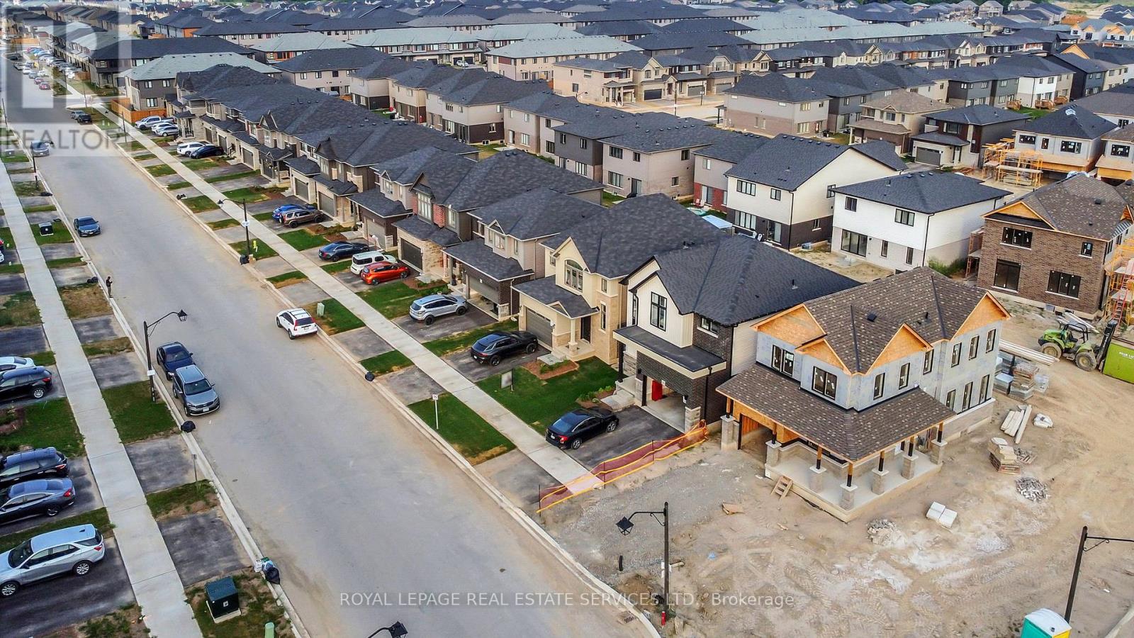 241 Longboat Run, Brantford, Ontario  N3T 5L5 - Photo 43 - X12693756