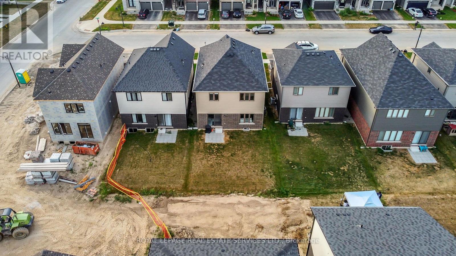 241 Longboat Run, Brantford, Ontario  N3T 5L5 - Photo 45 - X12693756