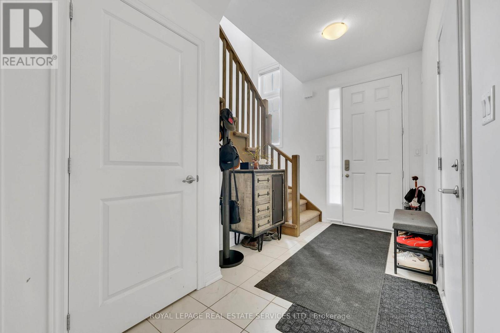 241 Longboat Run, Brantford, Ontario  N3T 5L5 - Photo 8 - X12693756