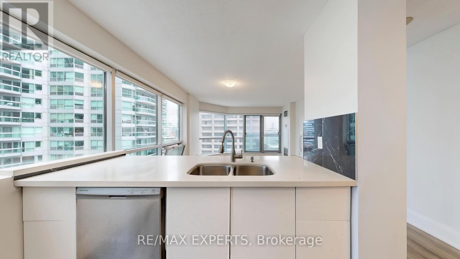 1203 - 10 Queens Quay W, Toronto, Ontario  M5J 1R4 - Photo 18 - C12687182