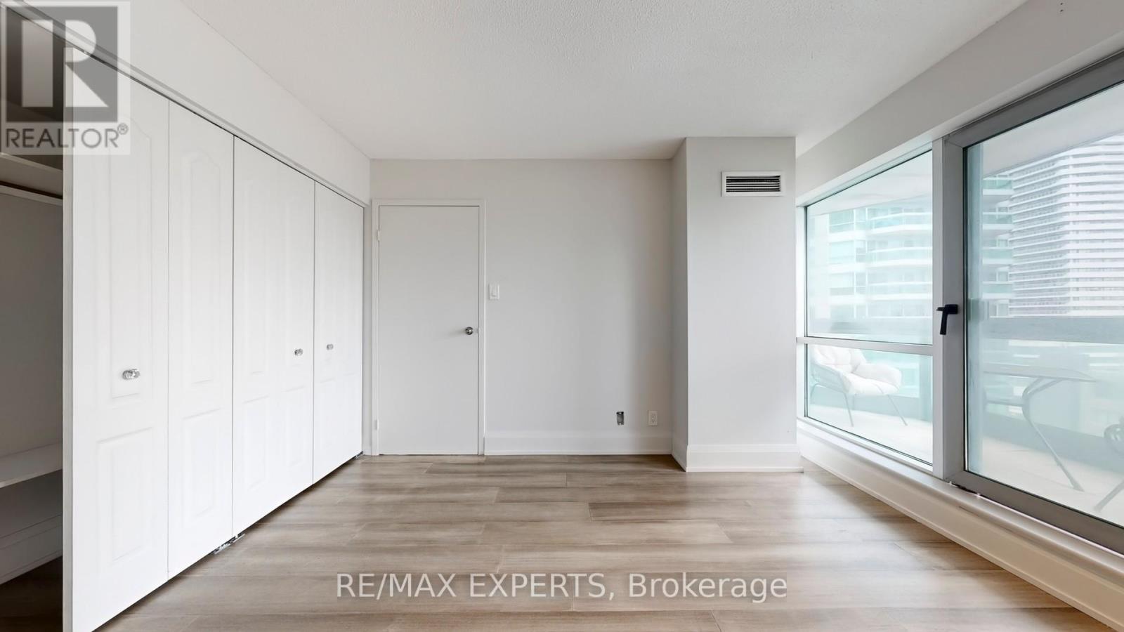 1203 - 10 Queens Quay W, Toronto, Ontario  M5J 1R4 - Photo 25 - C12687182