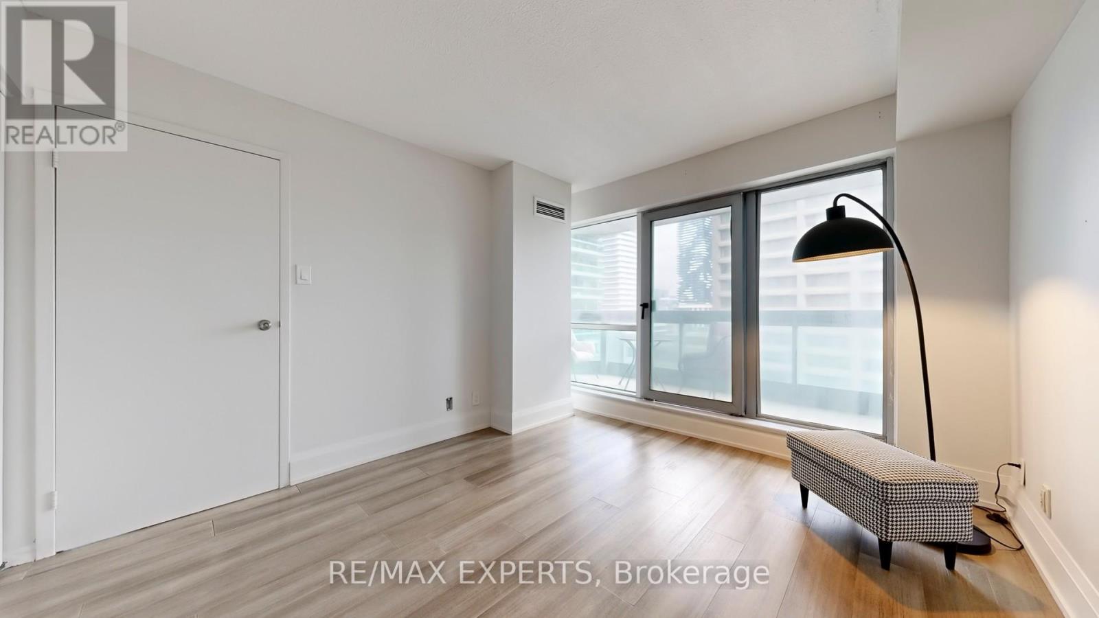 1203 - 10 Queens Quay W, Toronto, Ontario  M5J 1R4 - Photo 23 - C12687182