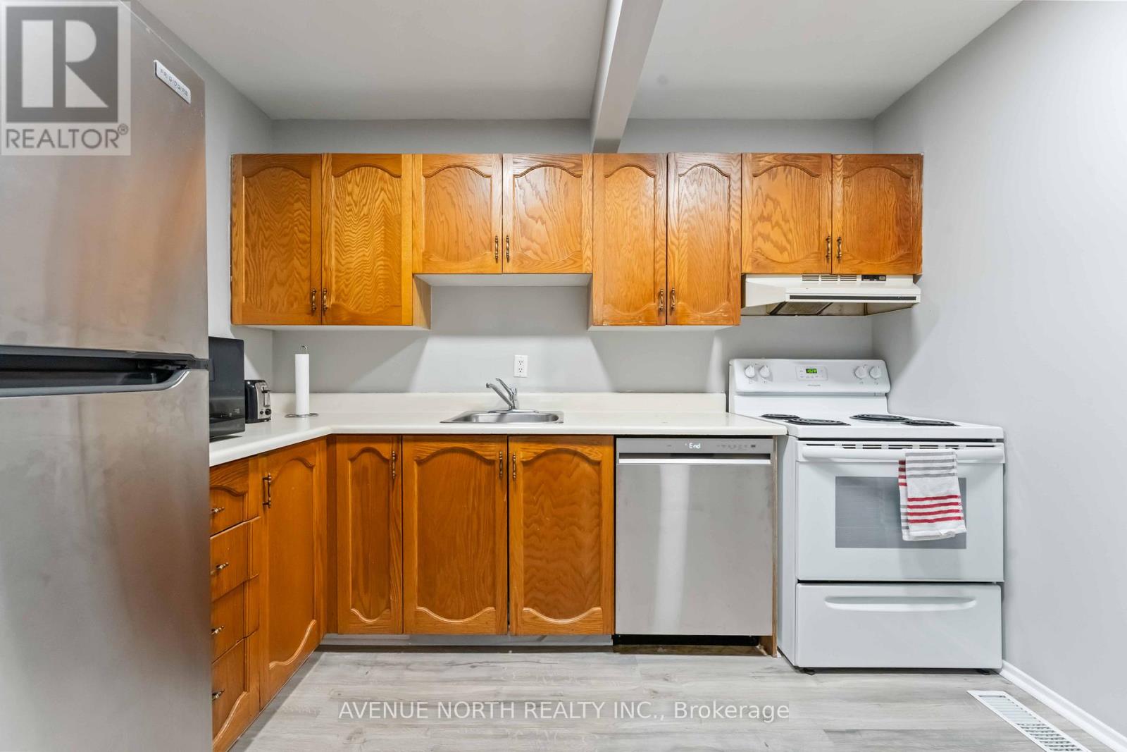 6467 Natalie Way, Ottawa, Ontario  K1C 4Y3 - Photo 12 - X12693792