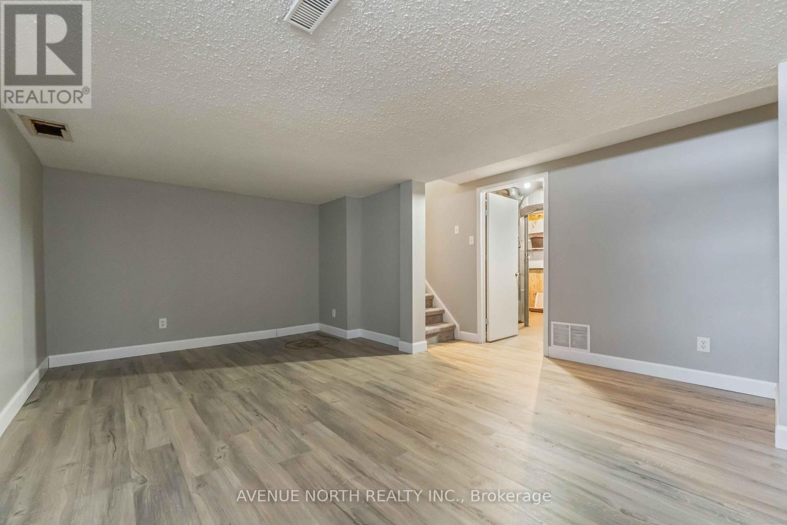 6467 Natalie Way, Ottawa, Ontario  K1C 4Y3 - Photo 27 - X12693792