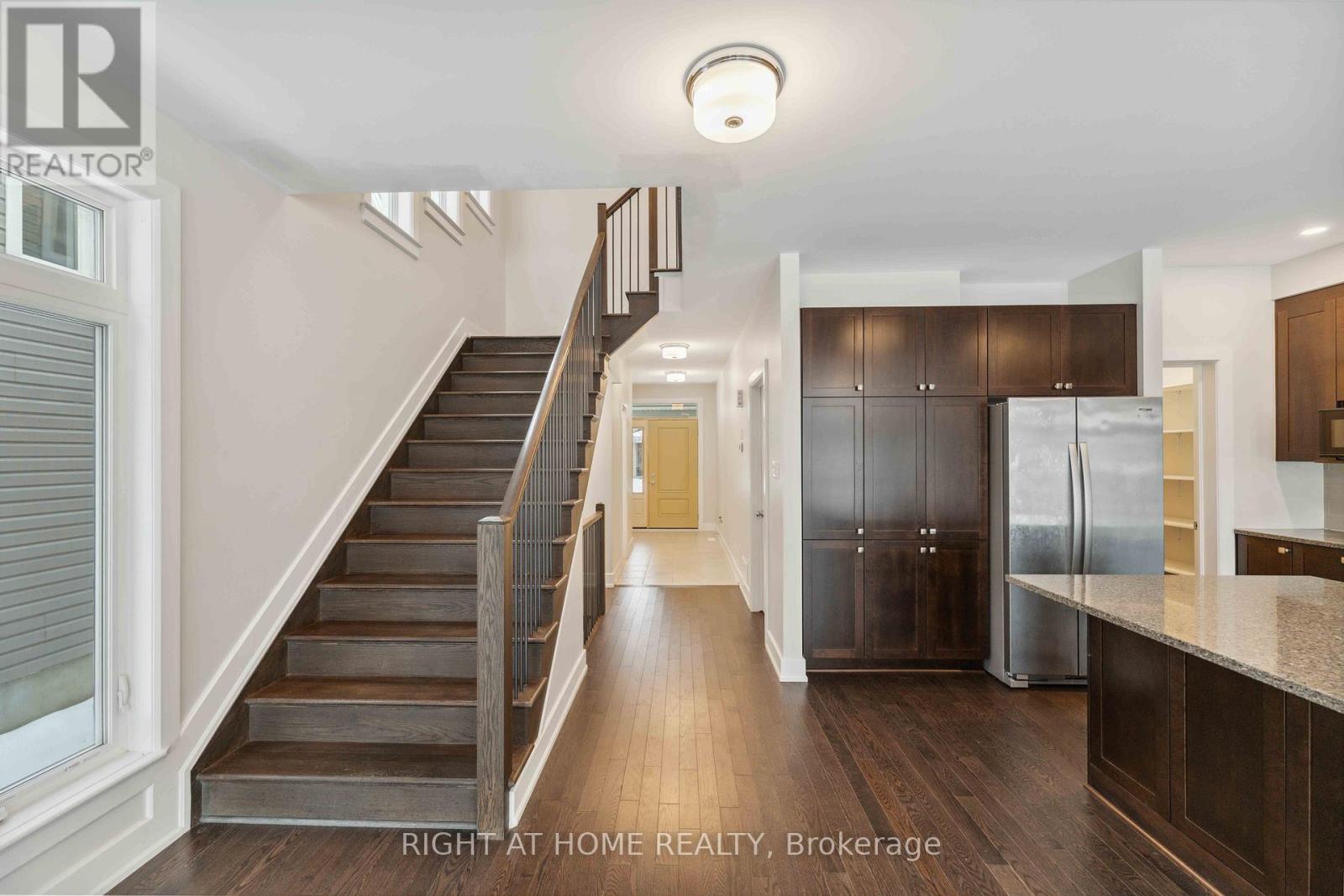 632 Moonflower Crescent W, Ottawa, Ontario  K1T 0X8 - Photo 11 - X12693848