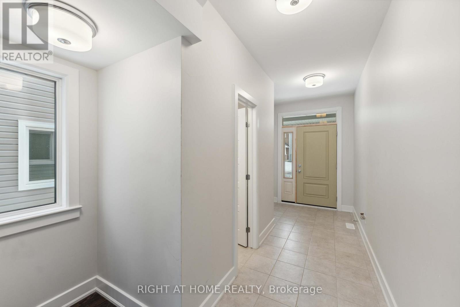 632 Moonflower Crescent W, Ottawa, Ontario  K1T 0X8 - Photo 2 - X12693848