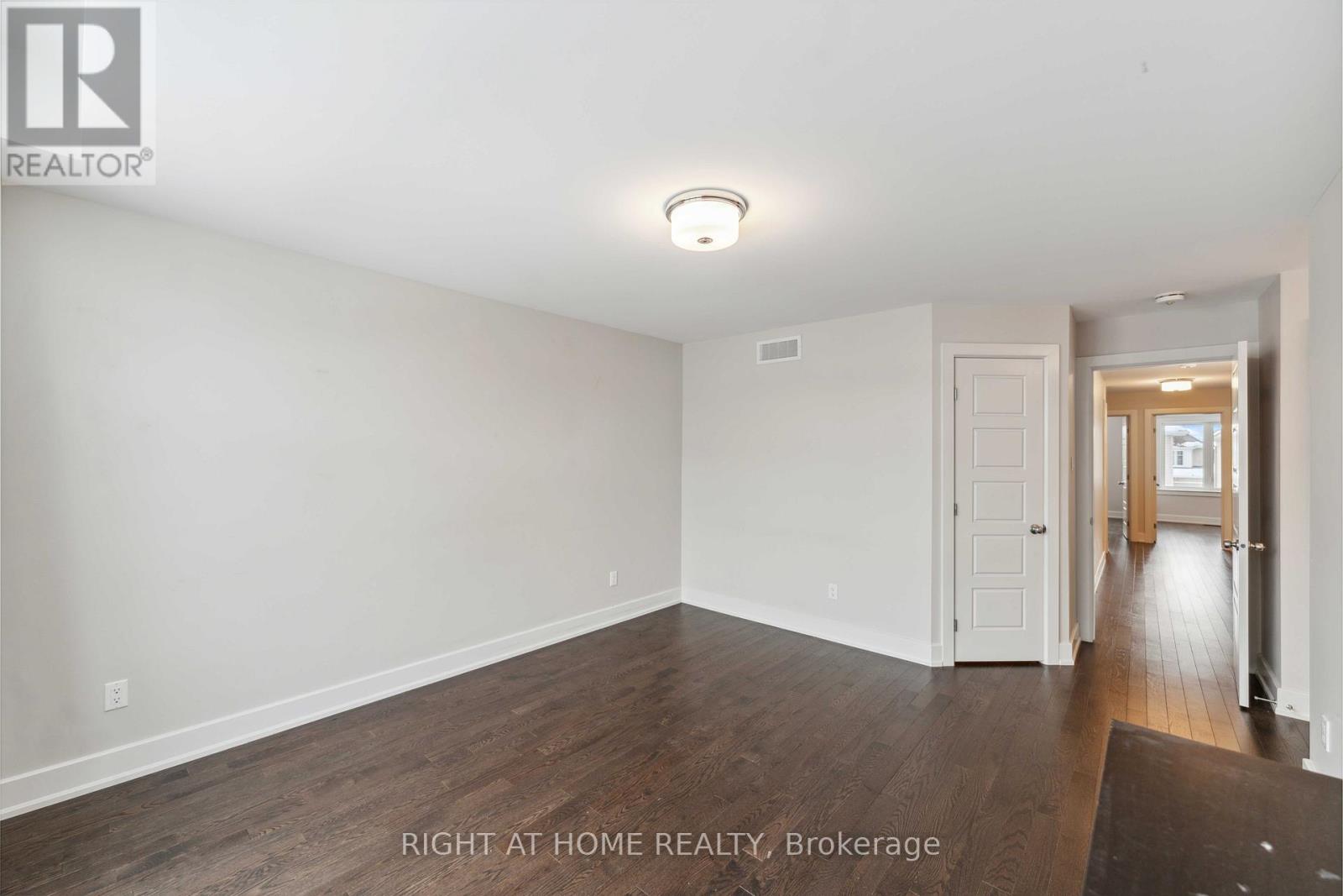 632 Moonflower Crescent W, Ottawa, Ontario  K1T 0X8 - Photo 21 - X12693848