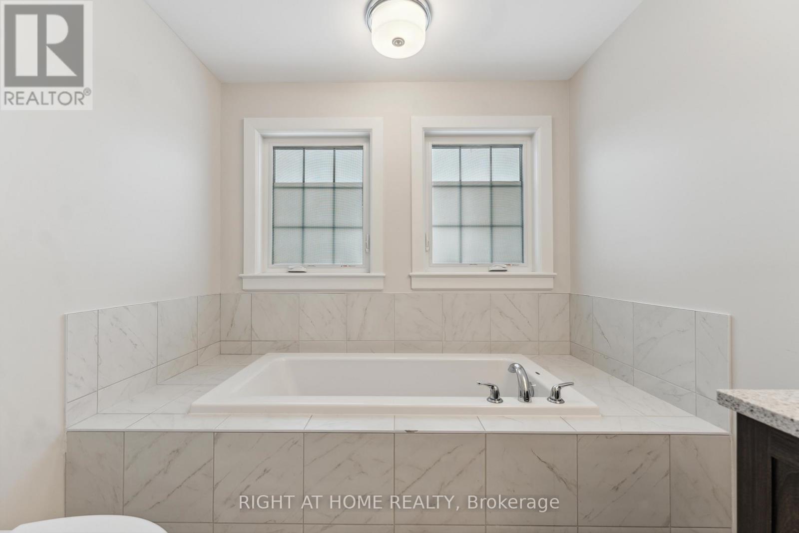 632 Moonflower Crescent W, Ottawa, Ontario  K1T 0X8 - Photo 24 - X12693848