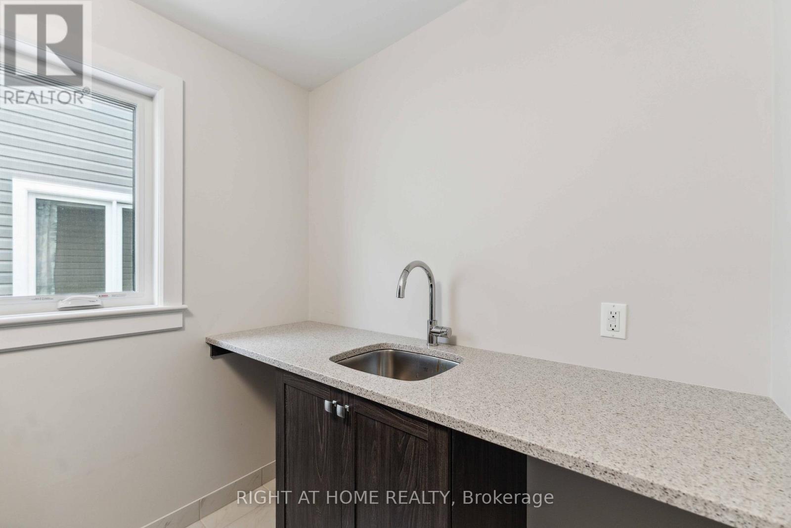 632 Moonflower Crescent W, Ottawa, Ontario  K1T 0X8 - Photo 36 - X12693848