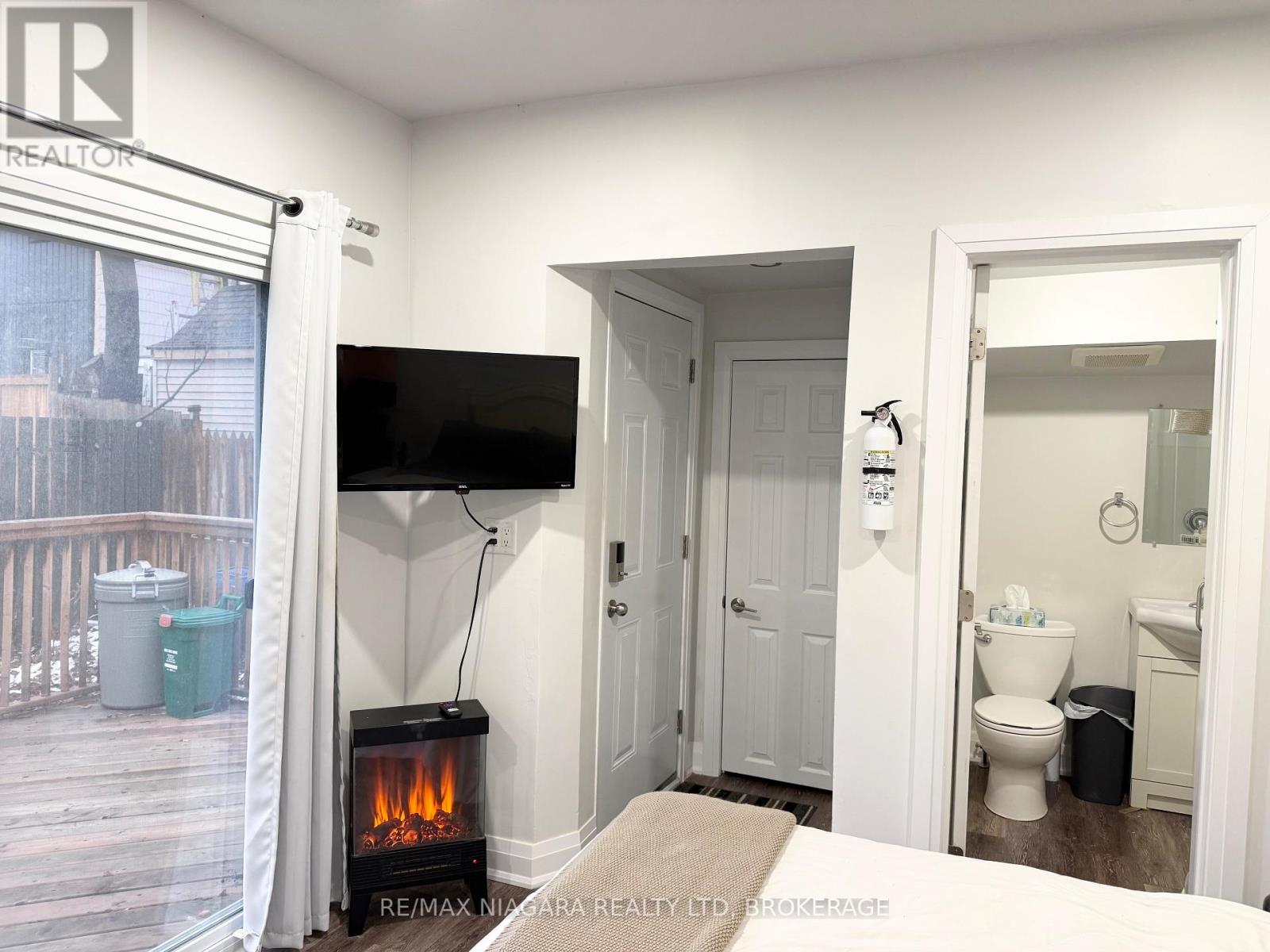 Unit 4 - 4701 River Road, Niagara Falls, Ontario  L2E 3G2 - Photo 11 - X12693834