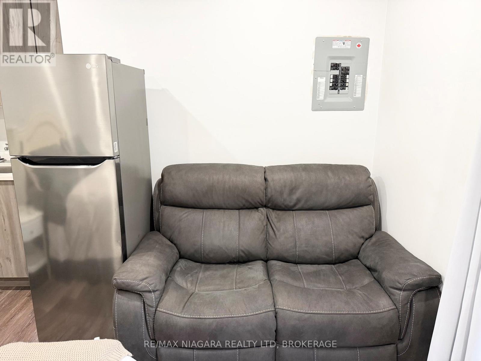 Unit 4 - 4701 River Road, Niagara Falls, Ontario  L2E 3G2 - Photo 12 - X12693834