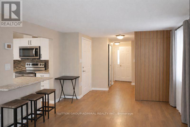 133 Columbia Road, Barrie, Ontario  L4N 8E3 - Photo 3 - S12693736