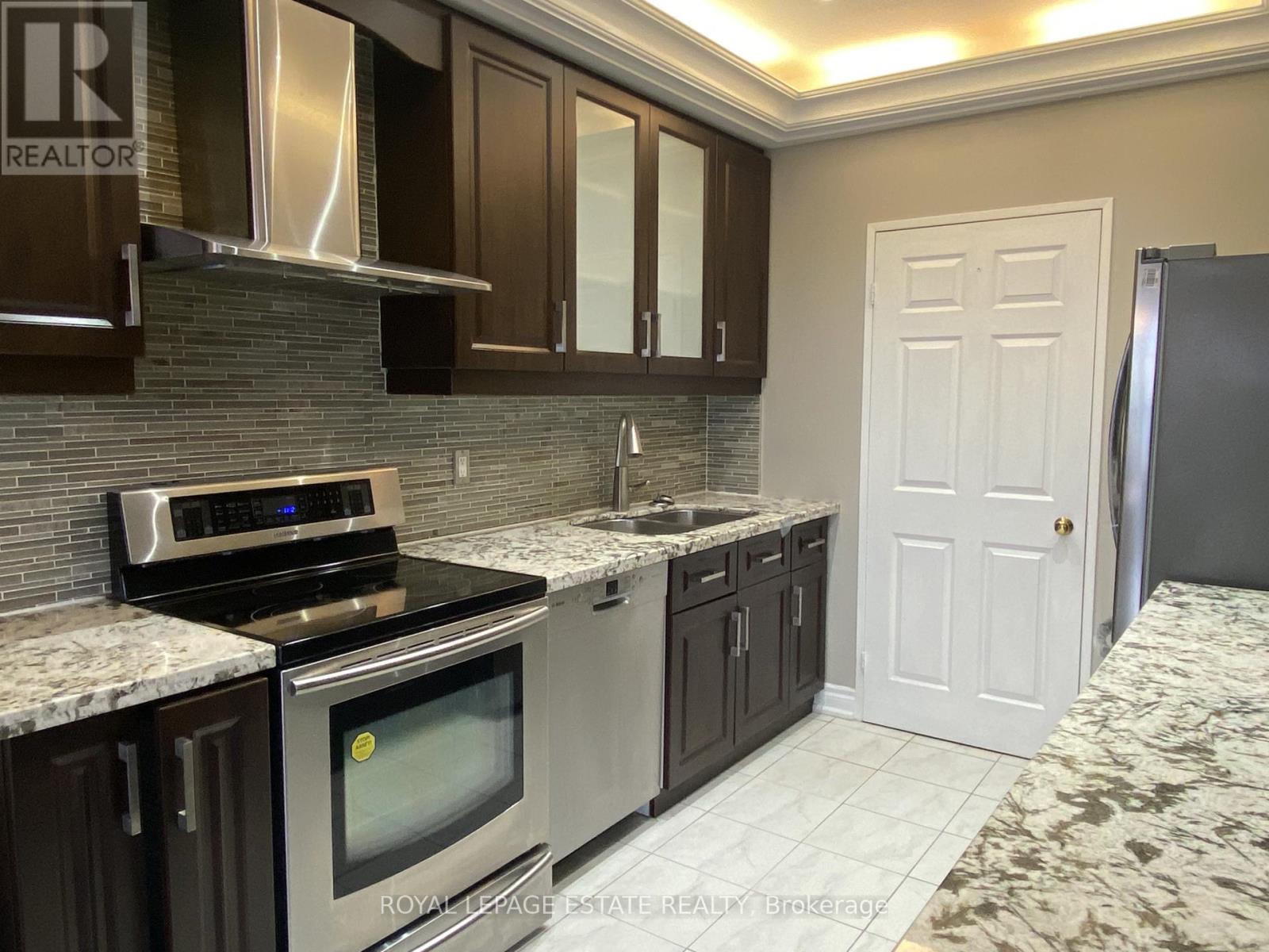 Ph3 - 280 Simcoe Street, Toronto (Kensington-Chinatown), Ontario  M5T 2Y5 - Photo 2 - C12693846