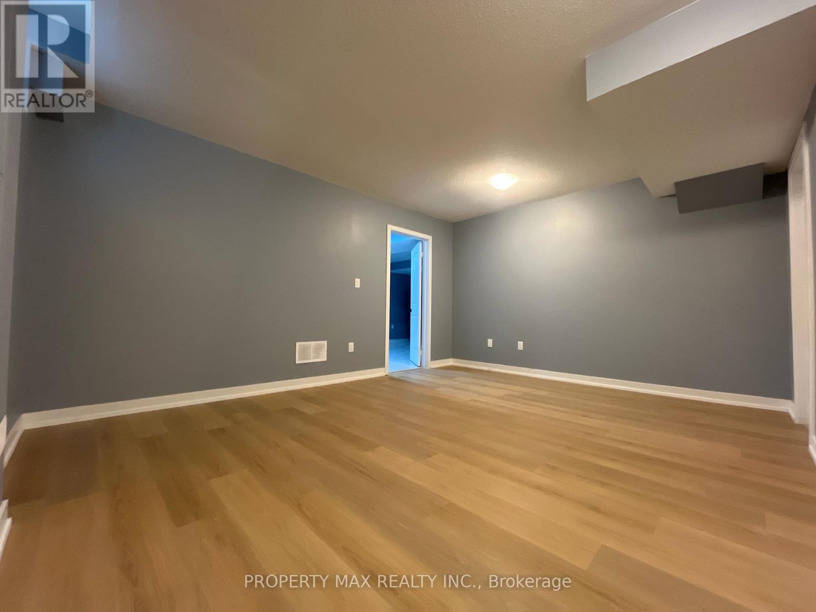 Walkout-Bsmt - 928 Rexton Drive, Oshawa (Kedron), Ontario  L1H 8L7 - Photo 11 - E12693804