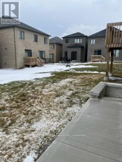 Walkout-Bsmt - 928 Rexton Drive, Oshawa (Kedron), Ontario  L1H 8L7 - Photo 4 - E12693804