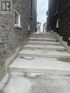 Walkout-Bsmt - 928 Rexton Drive, Oshawa (Kedron), Ontario  L1H 8L7 - Photo 5 - E12693804