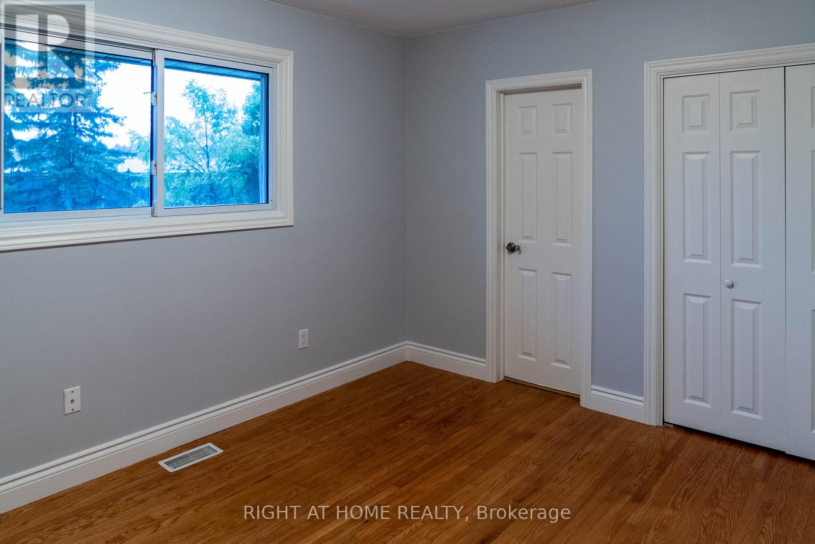 48 Ottaway Avenue, Barrie, Ontario  L4M 2W9 - Photo 14 - S12693830