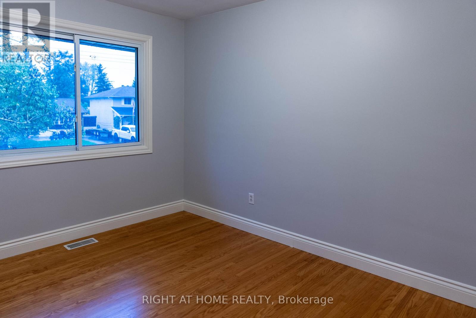 48 Ottaway Avenue, Barrie, Ontario  L4M 2W9 - Photo 17 - S12693830