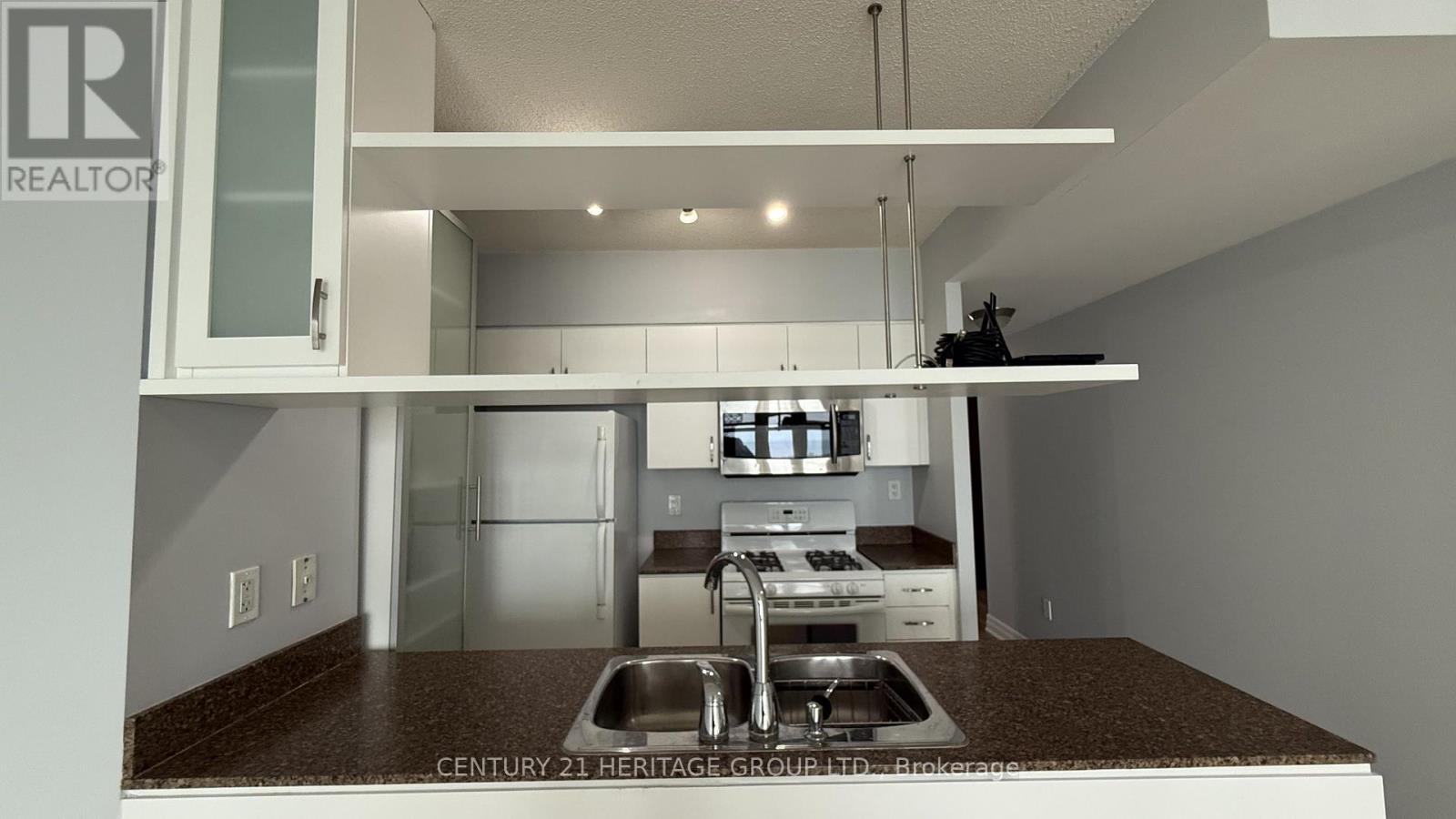 4010 - 35 Mariner Terrace, Toronto, Ontario  M5V 3V9 - Photo 4 - C12693750