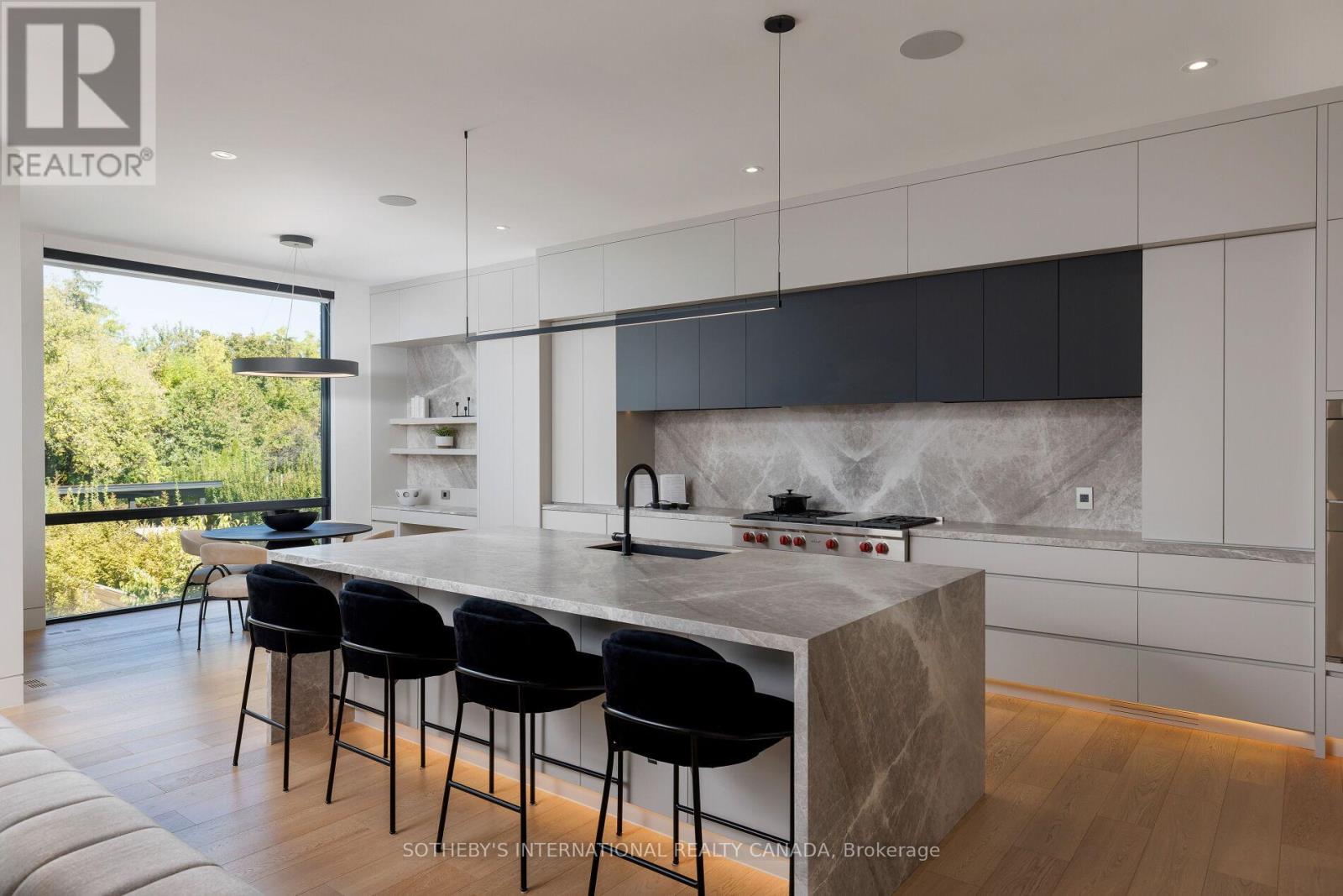 50 Bannon Avenue, Toronto (Kingsway South), Ontario  M8X 1V1 - Photo 8 - W12687346