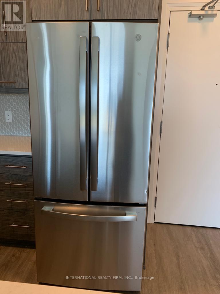 604 - 95 Dundas Street W, Oakville, Ontario  L6M 5N4 - Photo 3 - W12693790