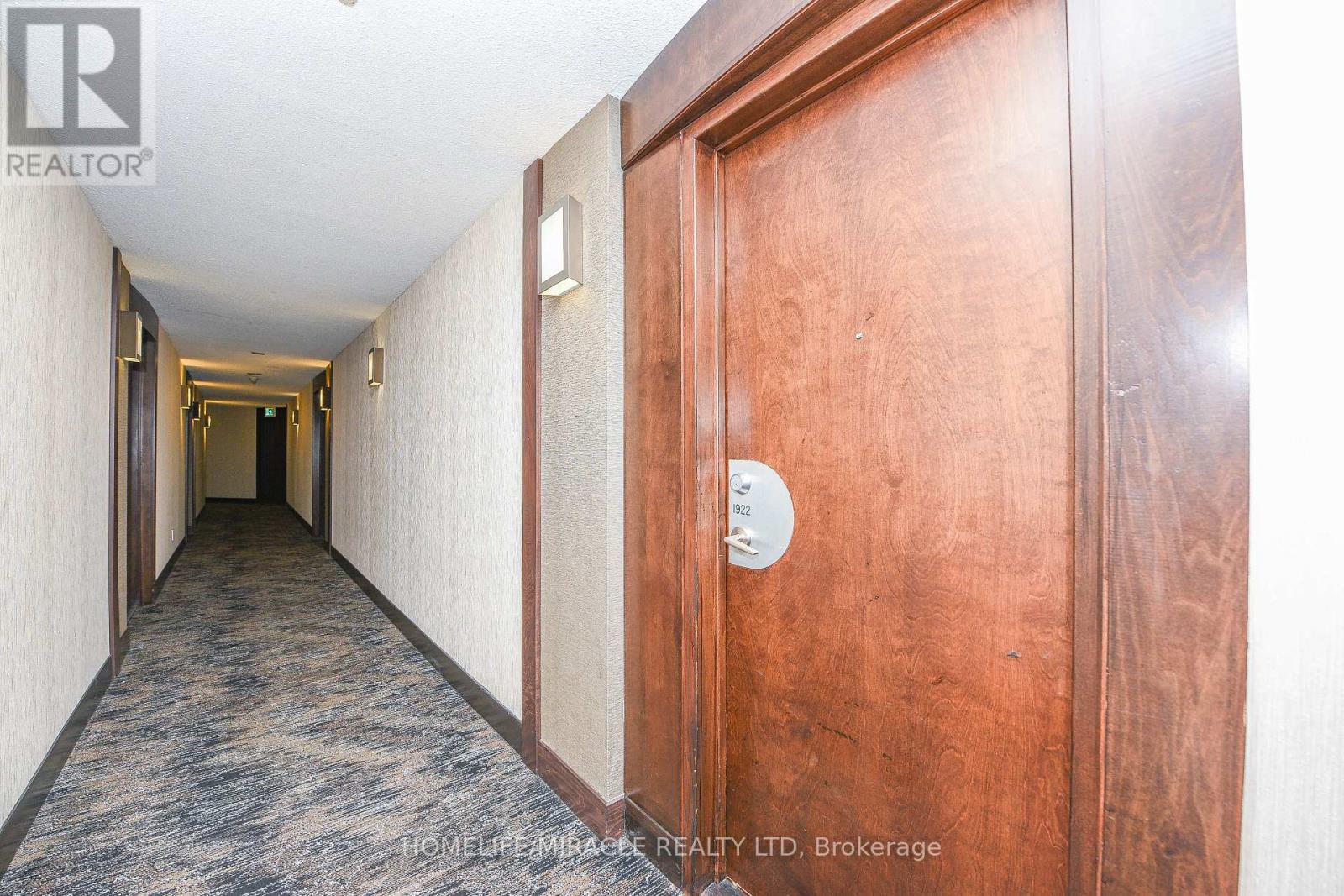 1922 - 3888 Duke Of York Boulevard, Mississauga (City Centre), Ontario  L5B 4P5 - Photo 11 - W12693796