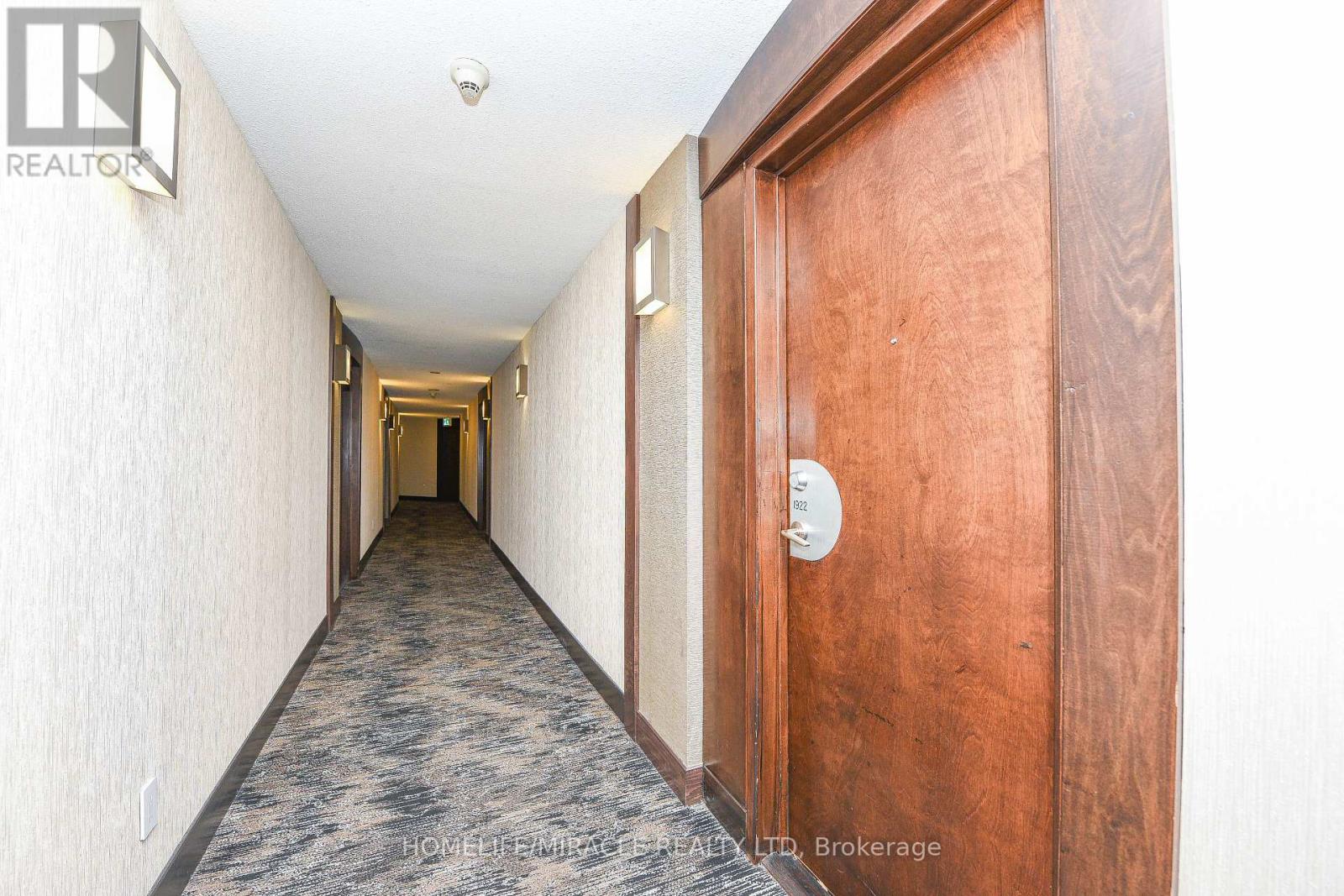 1922 - 3888 Duke Of York Boulevard, Mississauga (City Centre), Ontario  L5B 4P5 - Photo 9 - W12693796